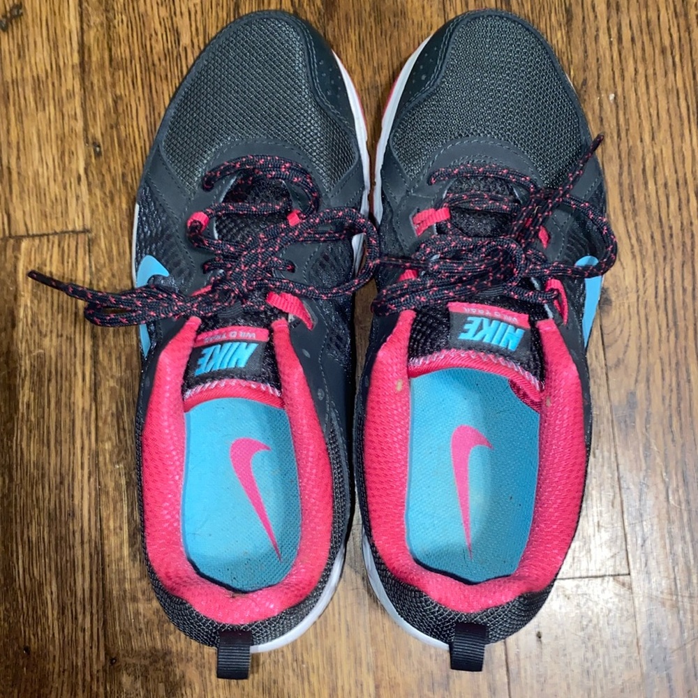 Nike Wild Trail Gray Pink/Blue running sneaker size 8 women’s